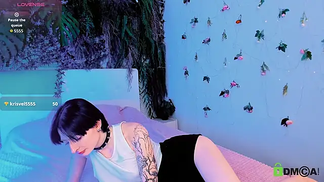 Kira__Cutie's Live Chat Room