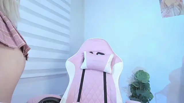 mikusitq_'s Live Chat Room