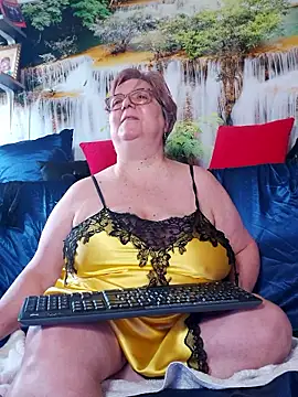 QueenPammy1 Adlı Modelin Canlı Sohbet Odası