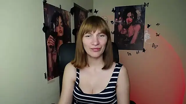 Rosalinda_ro – Naživo chatovacia miestnosť
