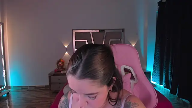lunaarose чат на живо