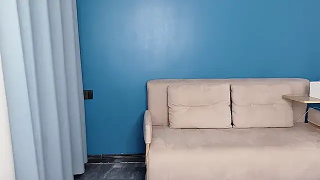 ella55-- Live chatroom