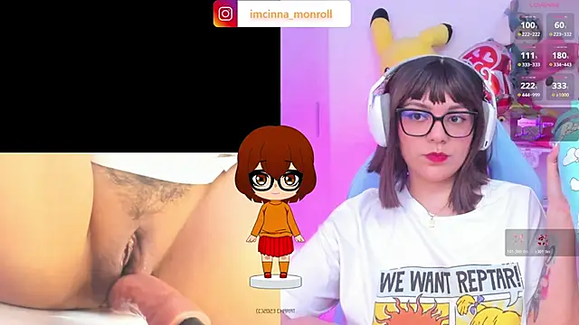 cinna_monroll's Live Chat Room