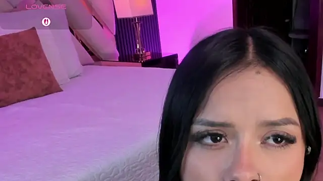 missnataly Adlı Modelin Canlı Sohbet Odası