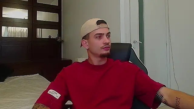 BrandonTate's Live Chat Room