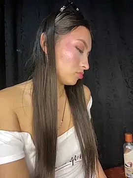 Itze_Mua élő chatszobája