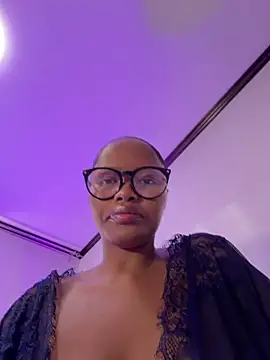 Neelo-Smith Adlı Modelin Canlı Sohbet Odası