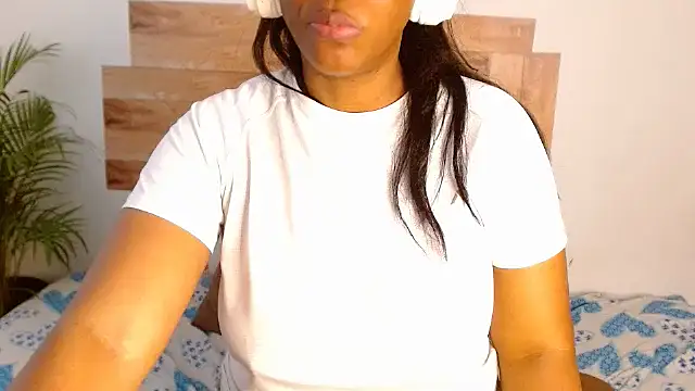 Nahomy_Tunner Live Chatraum