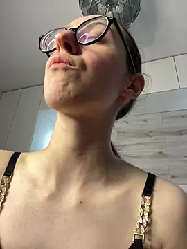 MartiniiSelennan Live chat-huone