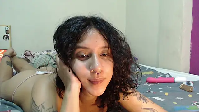 AlinaWoolf_n Live chat-huone