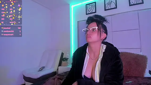 Sala de chat en directo de Agatha_Atenea11