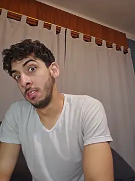 LeoyNicky98 Live Chatraum