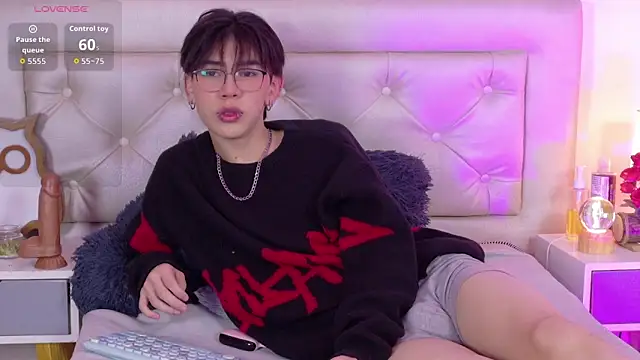 Sala de chat ao vivo de Kim_Adrien