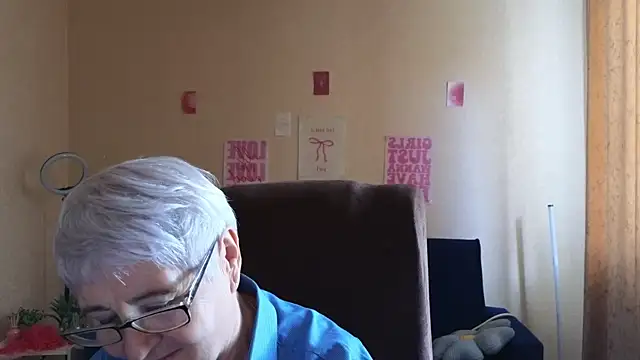 Sandra_Snowflake's Live Chat Room
