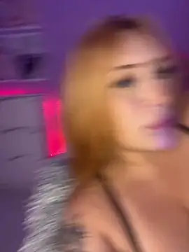 MiaAdams21のライブチャットルーム