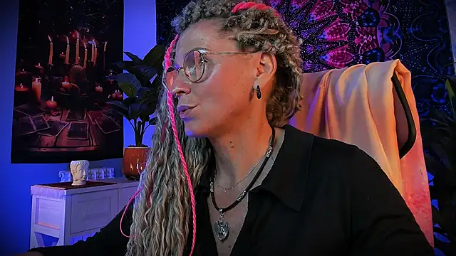 Chat soba uživo modela UmaSpace