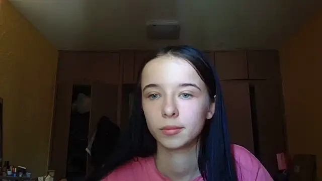 Chat soba uživo modela Emilia_Light