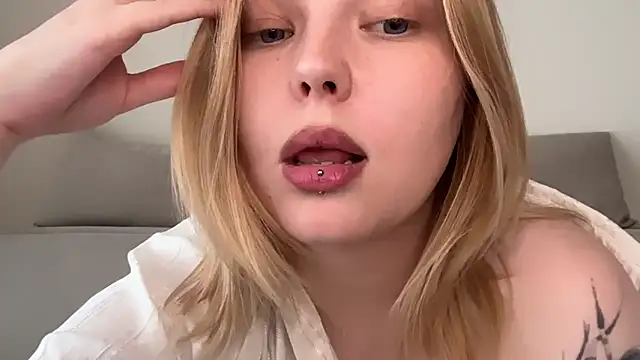 Ophelia_Ritz live-chat rom