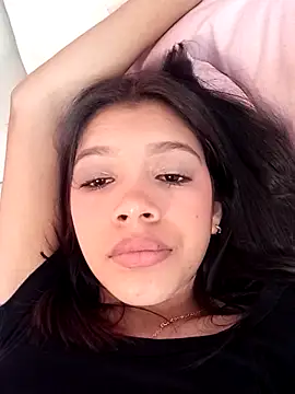 Sala de chat ao vivo de connie_ossaa
