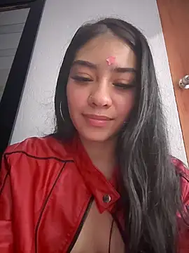 TayylorSexx Adlı Modelin Canlı Sohbet Odası