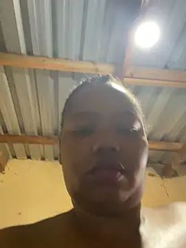 חדר צ'אט בשידור חי של Curvycandy95