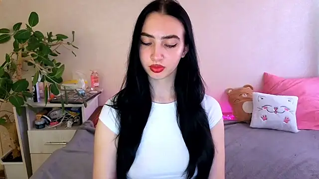 WildKittenX_ Adlı Modelin Canlı Sohbet Odası
