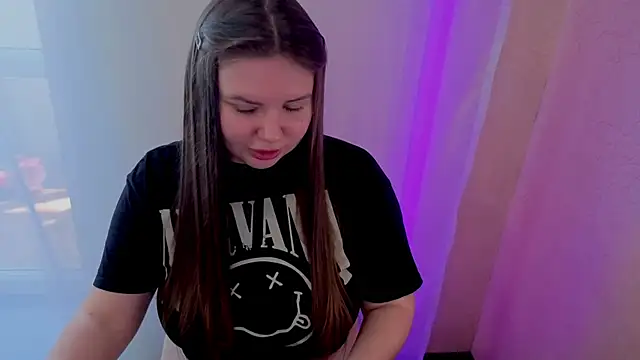 Cutie_Curvy – live chatrum