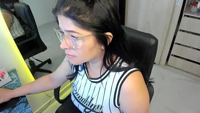 BellaFlaming Live chatroom
