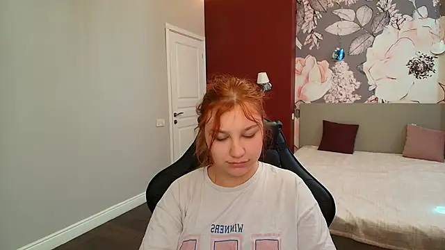 AngelinaLow 실시간 채팅방