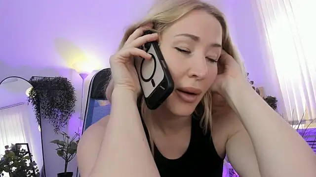 Sala de chat en directo de AstraMonroe