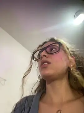 maria_Turner1 Adlı Modelin Canlı Sohbet Odası
