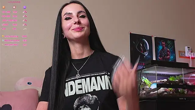 YaraAveiri – live chatrum