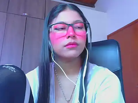 _ALLYSON18_'s Live Chat Room