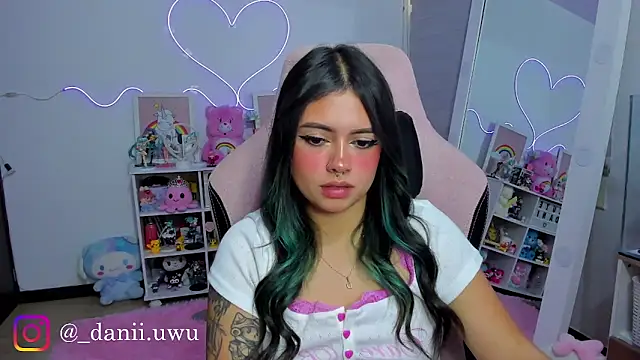 חדר צ'אט בשידור חי של CuteDani_