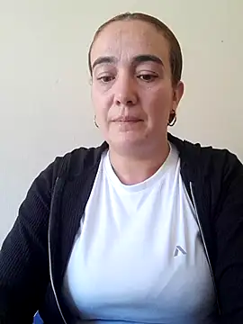 חדר צ'אט בשידור חי של abril15-