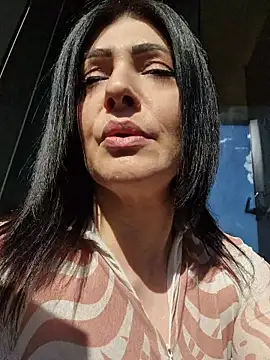 AryaSummersReal: δωμάτιο απευθείας συνομιλίας