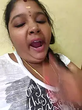 meenaqueen লাইভ চ্যাট রুম