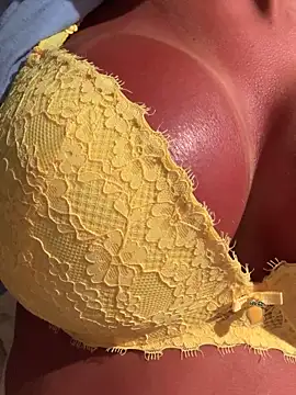 Chat soba uživo modela F3ckd0lllucy