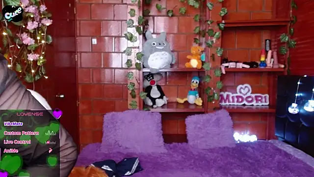 MidoriQuiinn's Live Chat Room