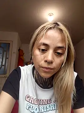 sofigirlgold Adlı Modelin Canlı Sohbet Odası