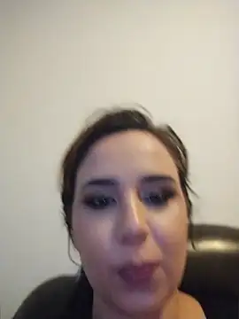 AdelinaJude Adlı Modelin Canlı Sohbet Odası