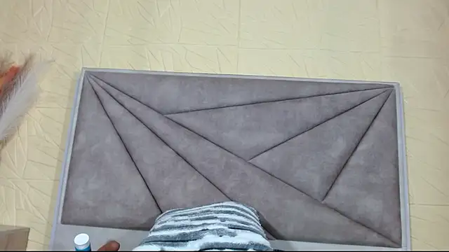luna_maisonn's Live Chat Room