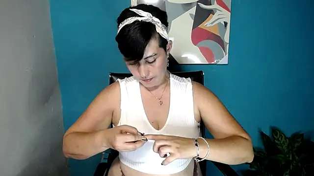 Sunny_rayz_'s Live Chat Room