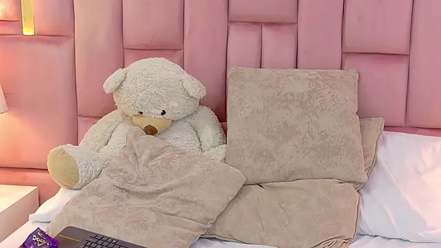 ArianaFranco Adlı Modelin Canlı Sohbet Odası