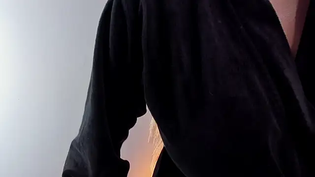 חדר צ'אט בשידור חי של Emma__clark_