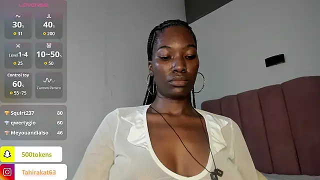 Sala de chat en directo de Tahira_21_
