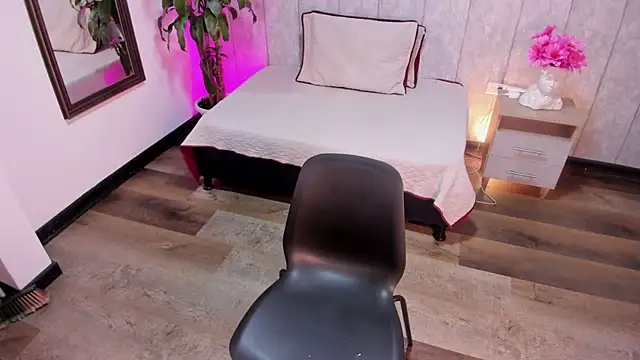 Hanna_naoo_ Adlı Modelin Canlı Sohbet Odası