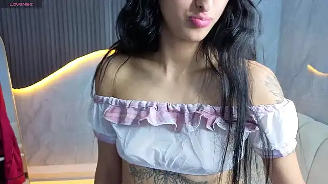 Tifany_Tx Adlı Modelin Canlı Sohbet Odası