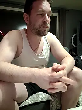 חדר צ'אט בשידור חי של tom_sauwer