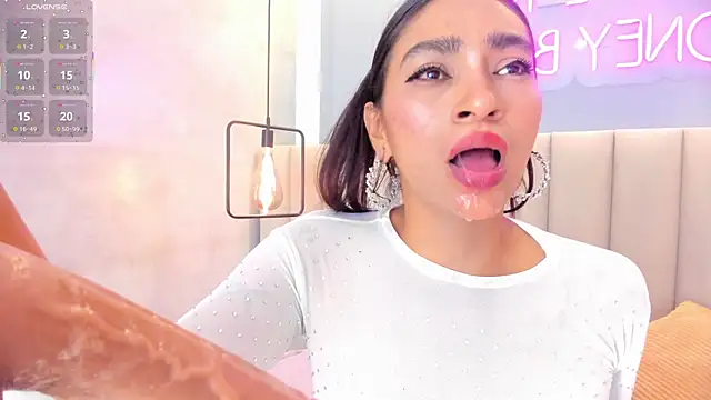 Leamonroe__ Adlı Modelin Canlı Sohbet Odası